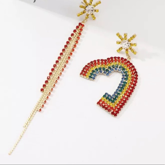 Cute Mismatched Earrings - Picture 2 of 4